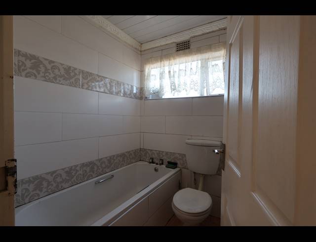 2 BEDROOM HOUSE FOR SALE IN BREIDBACH